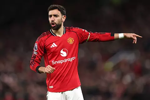 برونو: مانشستر يونايتد أراد بيعي في الصيف.. والمال أهم لديهم